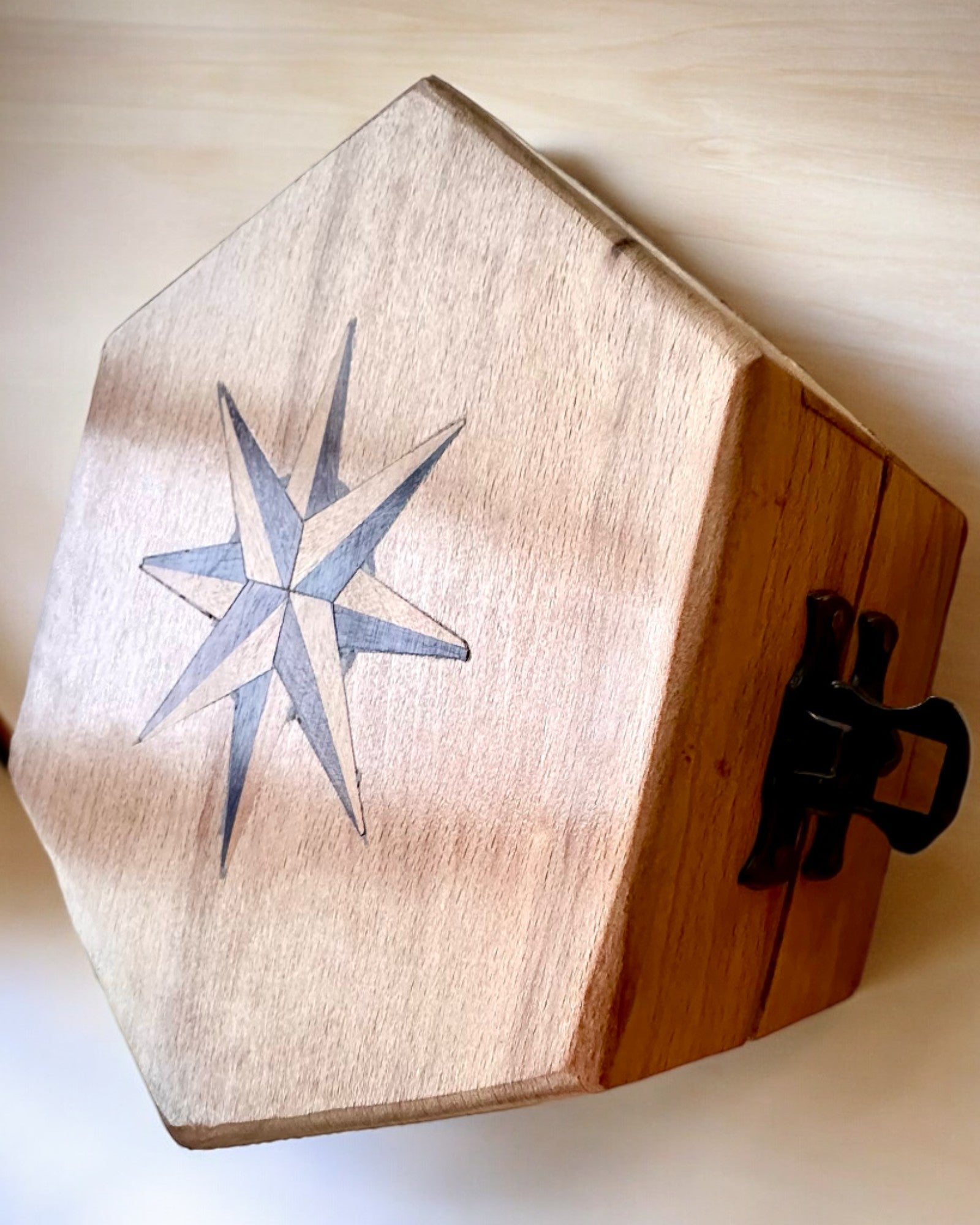 Captain's Compass "Explorer 2" - personalization option with engraving for a gift, 2 color variants to choose from.