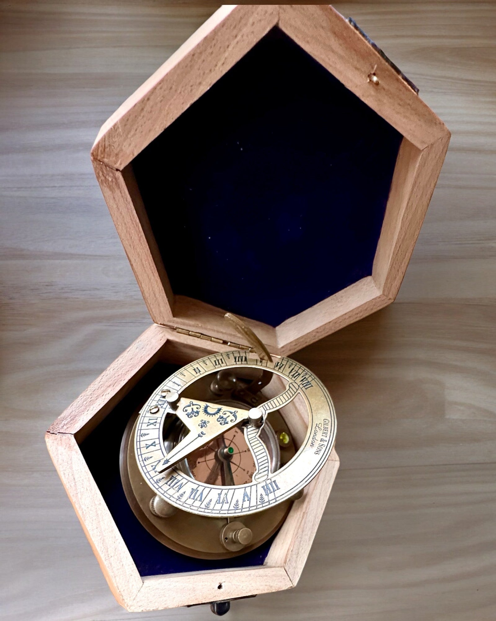 Captain's Compass "Explorer 2" - personalization option with engraving for a gift, 2 color variants to choose from.