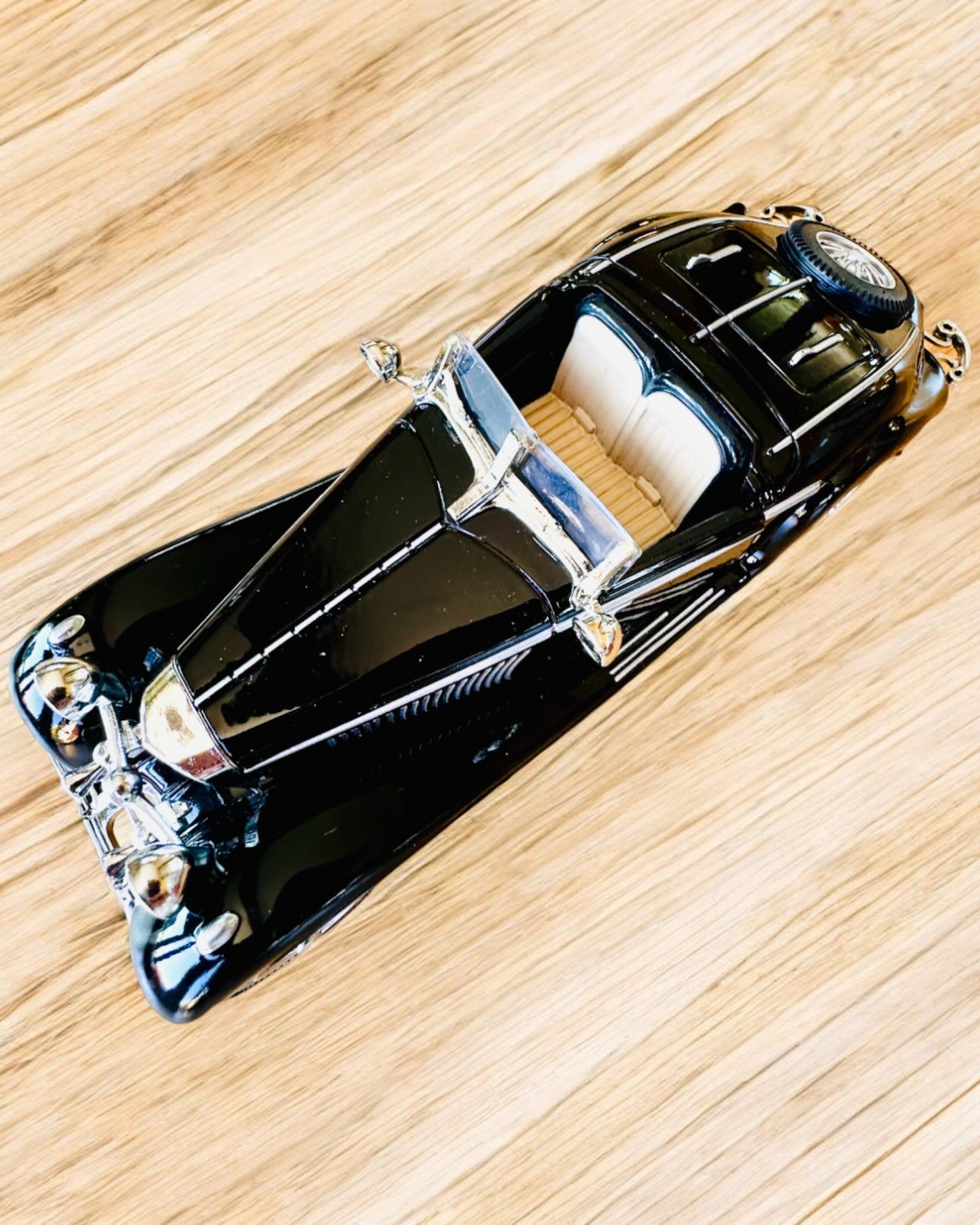 Miniature Model of Classic Retro Cars - customization option for a gift with engraving, 3 variants to choose from