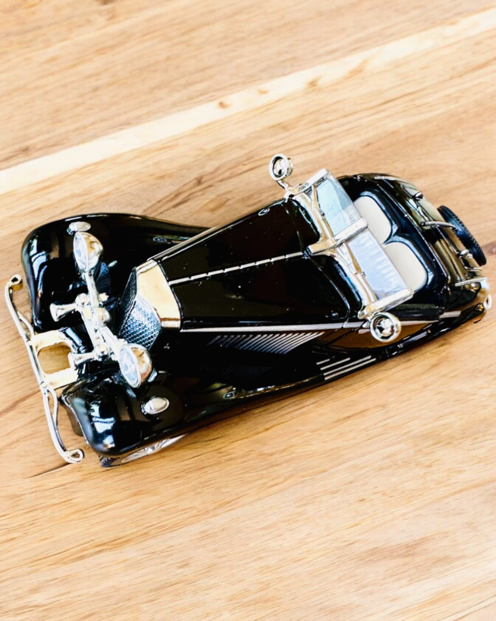 Miniature Model of Classic Retro Cars - customization option for a gift with engraving, 3 variants to choose from