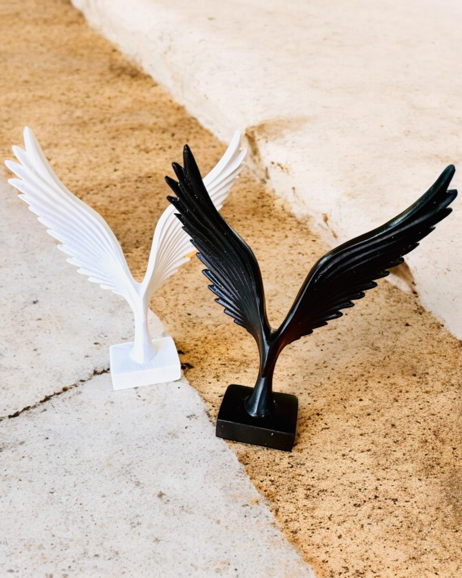 Elegant Angel Wings Figurine 15 cm tall – "Winged Guardians", personalization option with engraving for a gift, personalization, 2 color variants