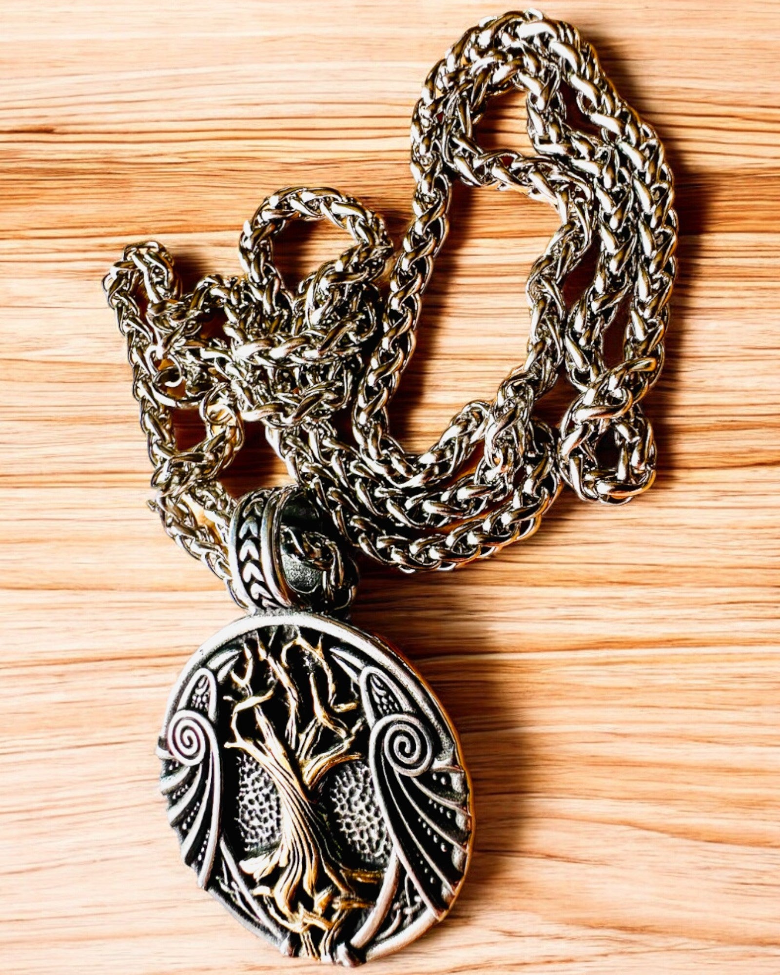 Collier "Arbre de Vie" en acier inoxydable avec personnalisation, avec le symbole Aegishjalmur, (Casque de la Terreur)