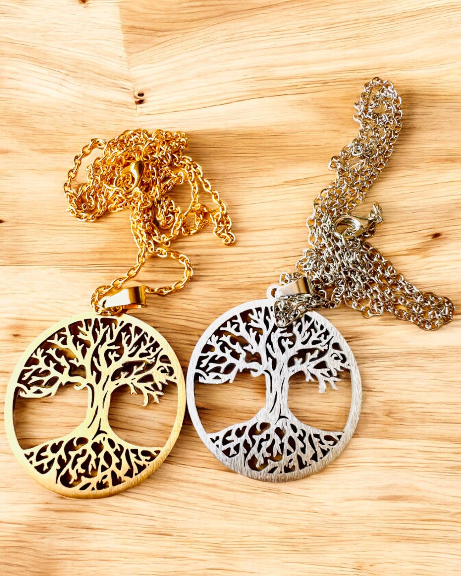 Collier "Arbre de Vie" en Acier Inoxydable - personnalisation par gravure, 2 variantes de couleur