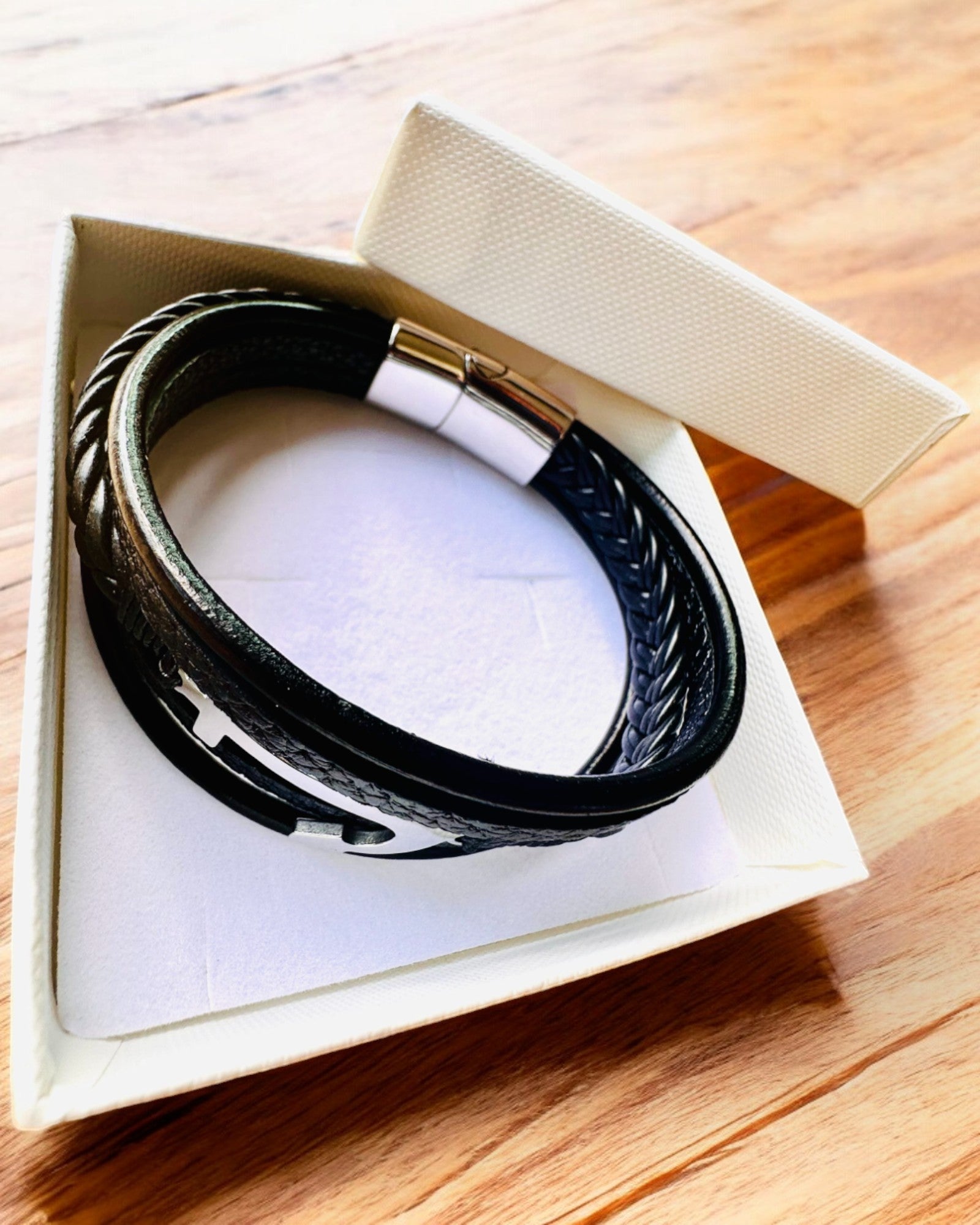 Herrenarmband "Anker der Eleganz" mit Gravuroption als Geschenk