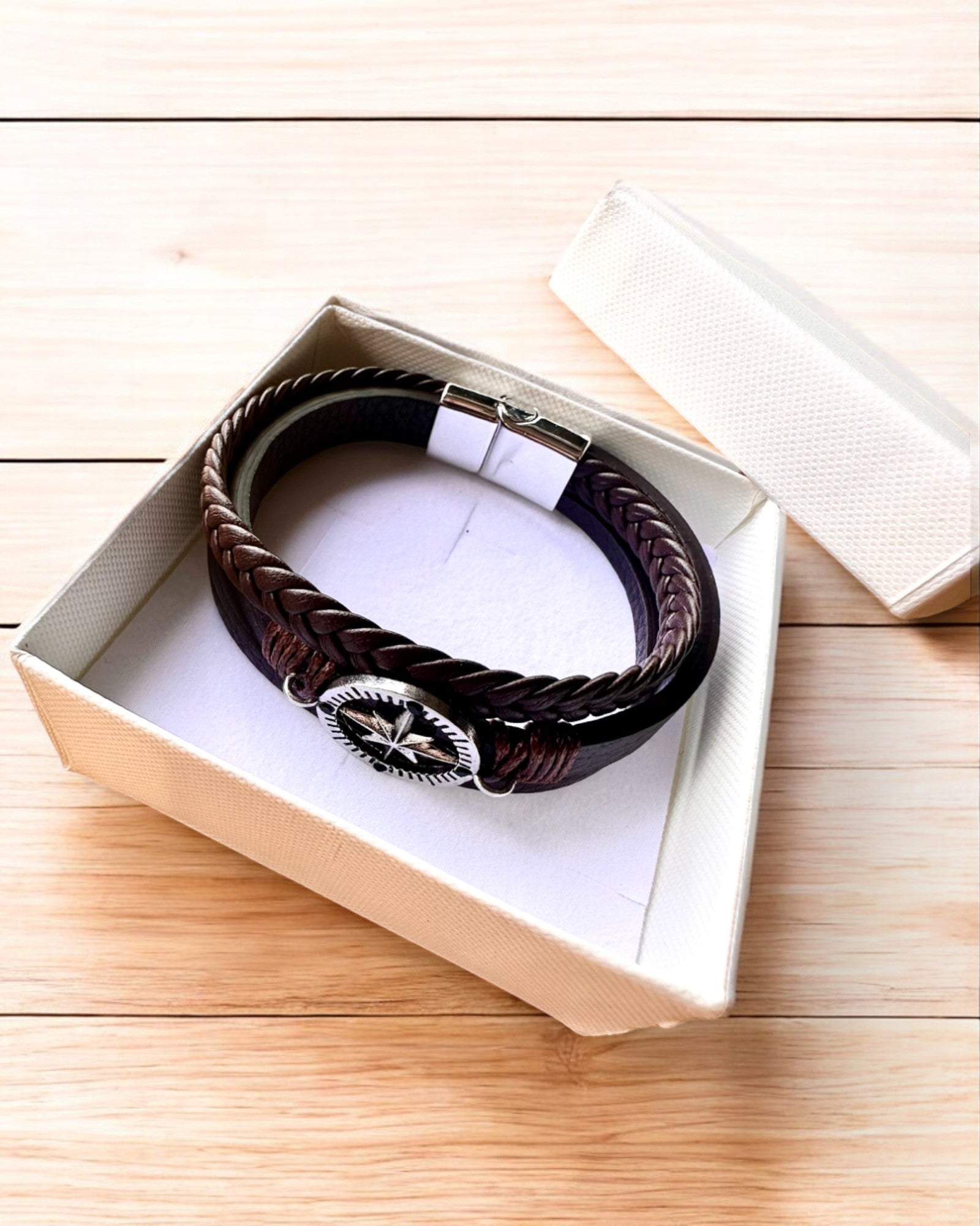 Bracelet "Compass Adventure" - possibilité de personnalisation par gravure pour un cadeau, 2 variantes de couleurs au choix.