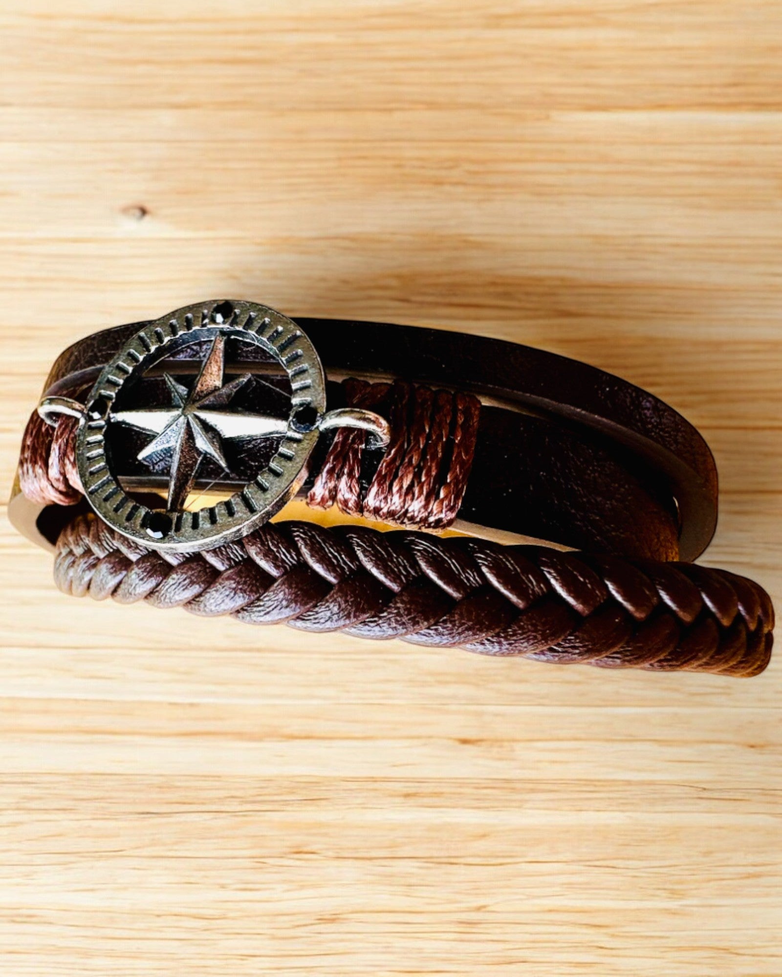 Armband "Compass Adventure" - Möglichkeit zur Personalisierung mit Gravur als Geschenk, 2 Farbvarianten zur Auswahl