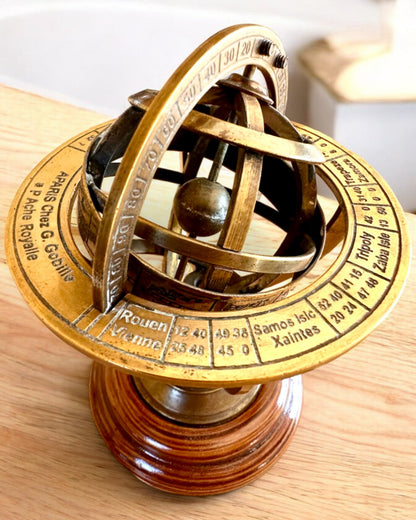 Astrolabe Artis 2 - 30 cm de hauteur, Fait à la main avec option de gravure, décoration de bureau, premium