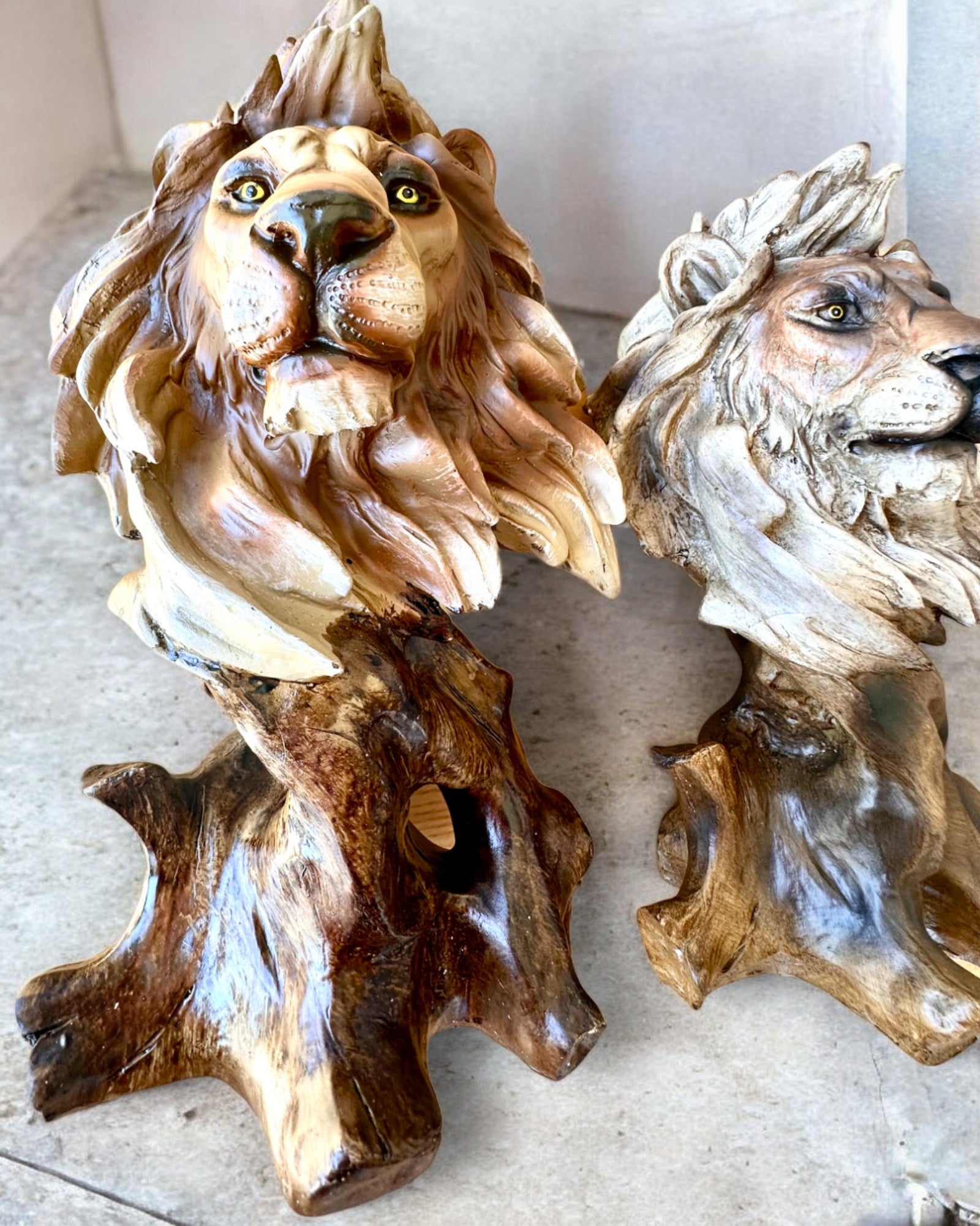 "Lion Courage" - Resin Figurine, 28 cm tall, with engraving option for a gift