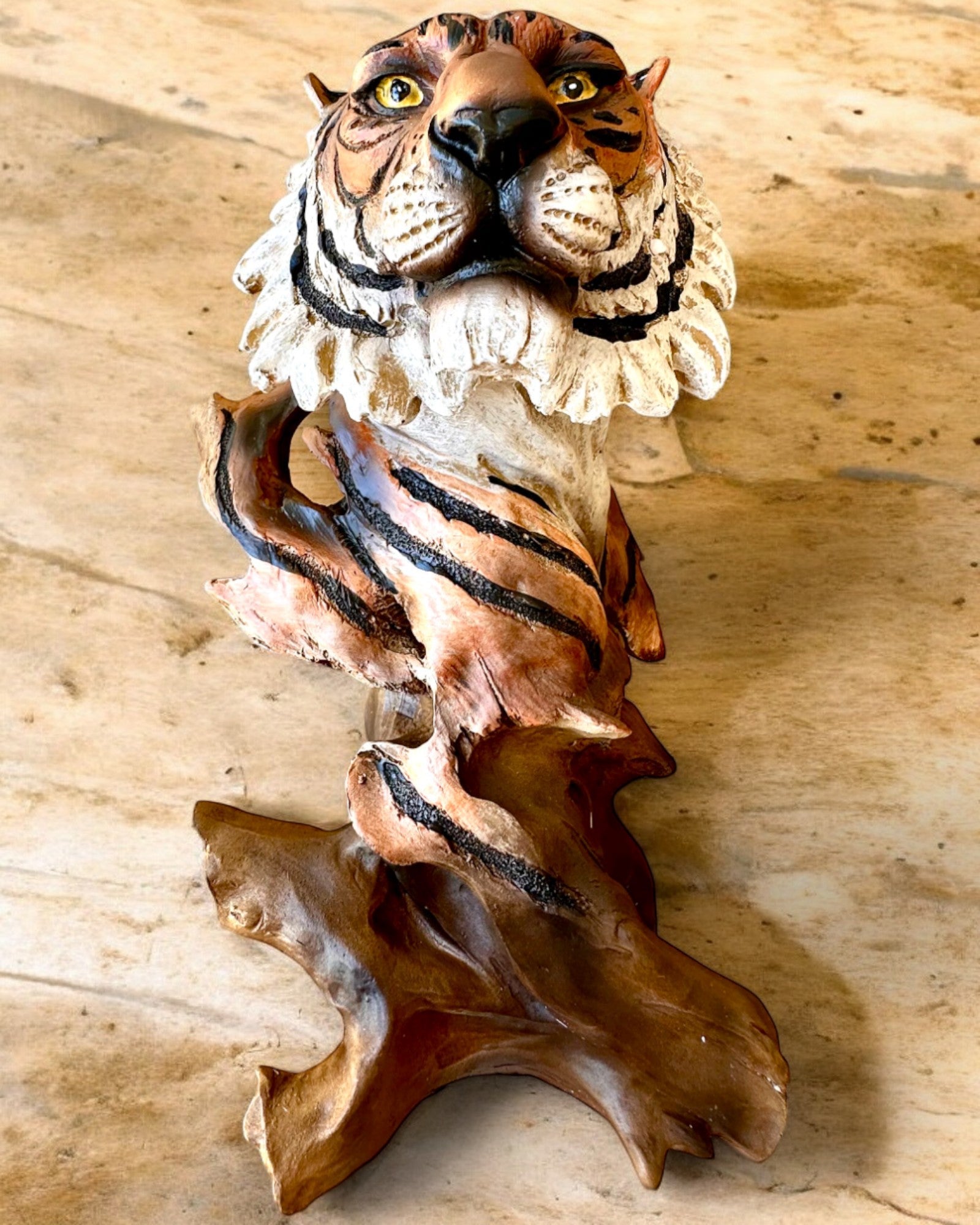 "Tiger King of the Jungle" Figurine with Engraving Option, 29 cm tall, decoration for a gift