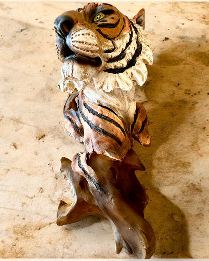 "Tiger King of the Jungle" Figurine with Engraving Option, 29 cm tall, decoration for a gift