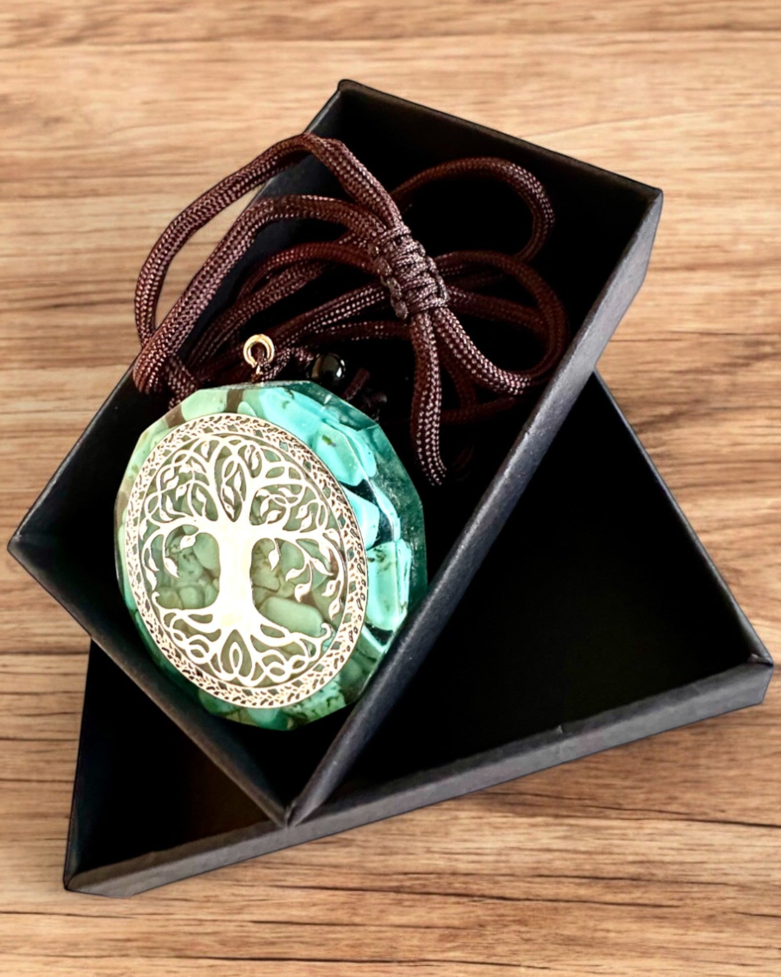 Amulet "Levensboom" met turkoois – Jouw persoonlijke kracht, ketting als cadeau, personalisatie met gravure