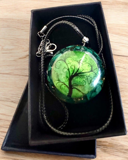 "Amulette de Vie en Malachite" - collier avec possibilité de personnalisation par gravure pour un cadeau