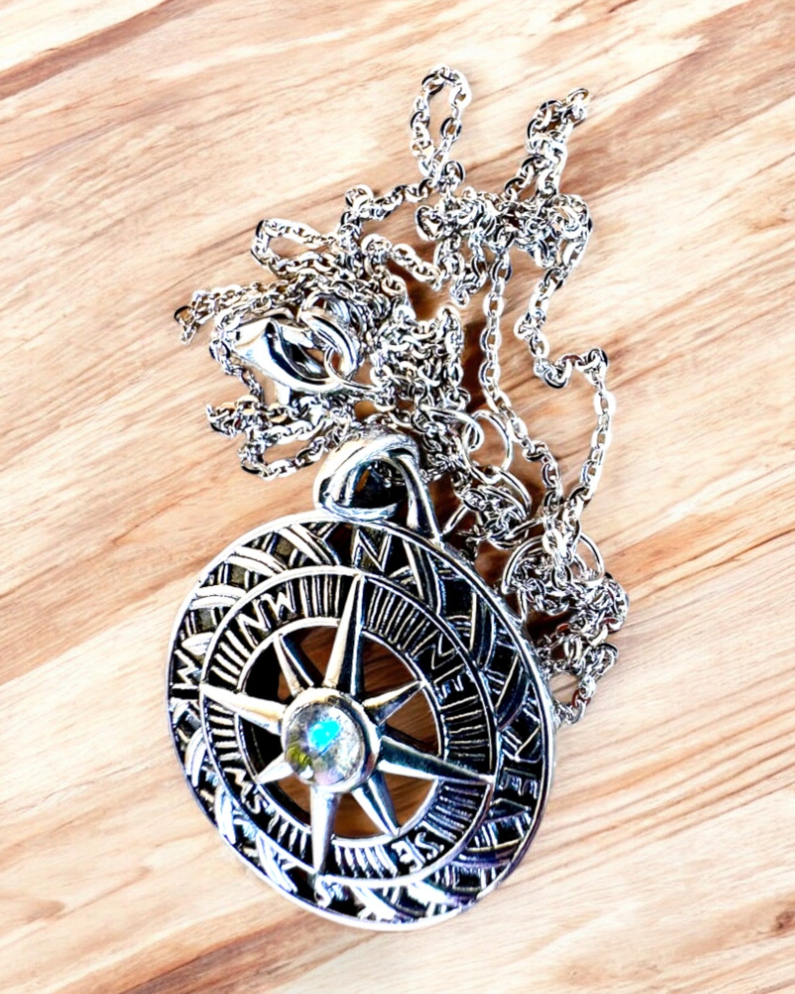 Amulette de Voyage Astral – Collier en Argent avec Gravure, personnalisation pour un cadeau