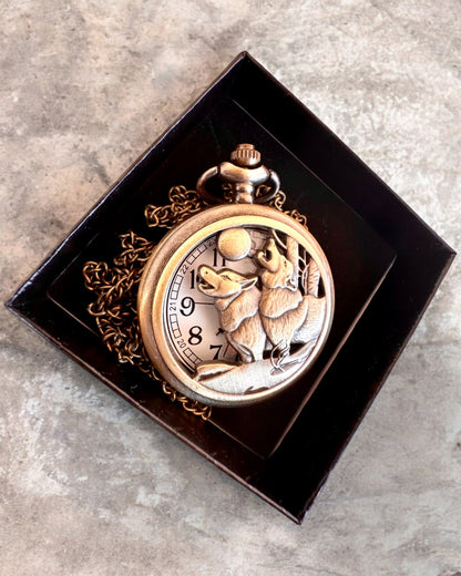 "Luna Wolf" – Stylish Pocket Watch with Wolves, personalization option for engraving as a gift