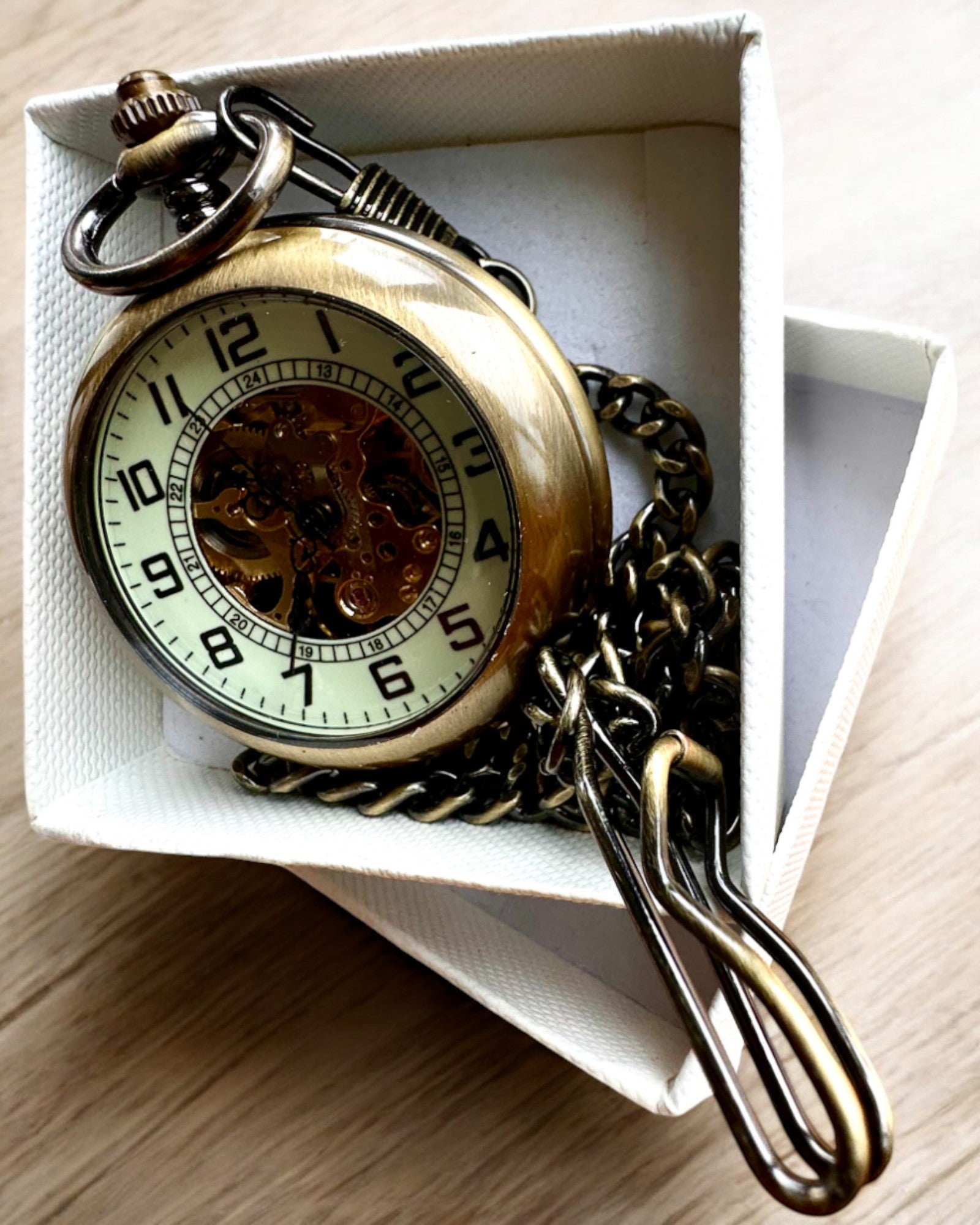 Classic Pocket Watch "Oldtimer" - stylish retro elegance, personalization option with engraving for a gift