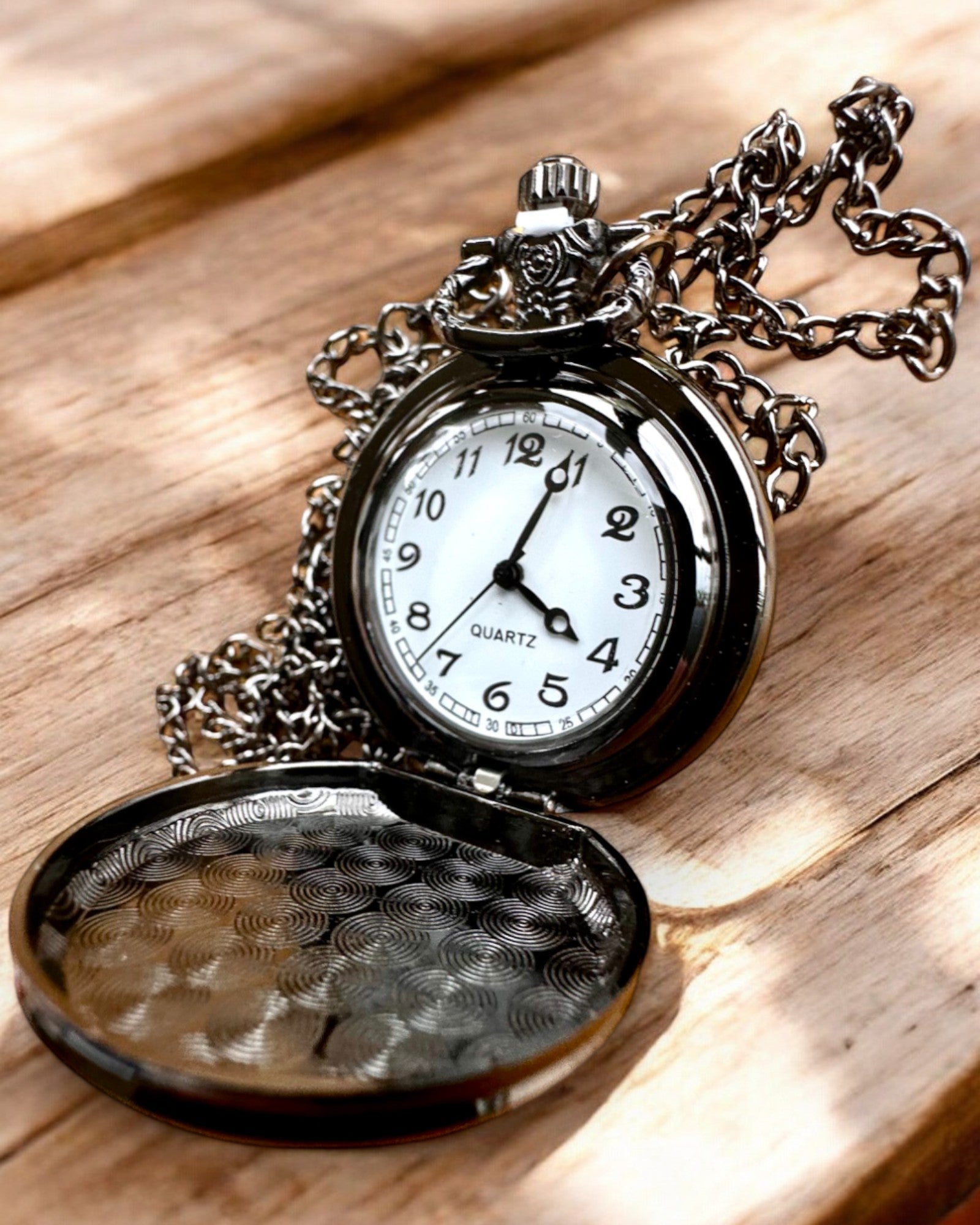 "Dragon Circle 2" Pocket Watch – a stylish accessory with a touch of magic - personalization with engraving for a gift