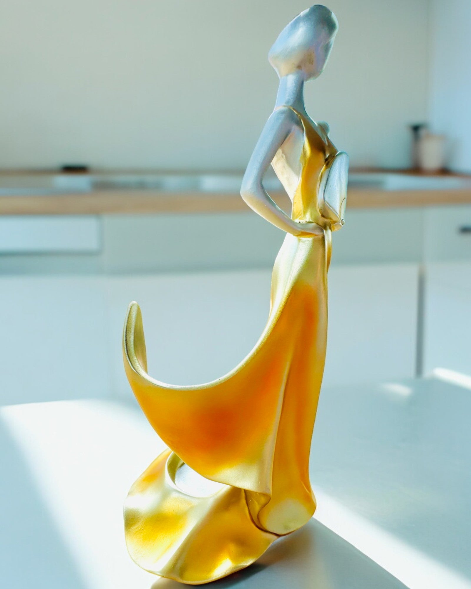 Elegant Bottle Stand - Lady Statue - personalization with engraving, 2 variants to choose from