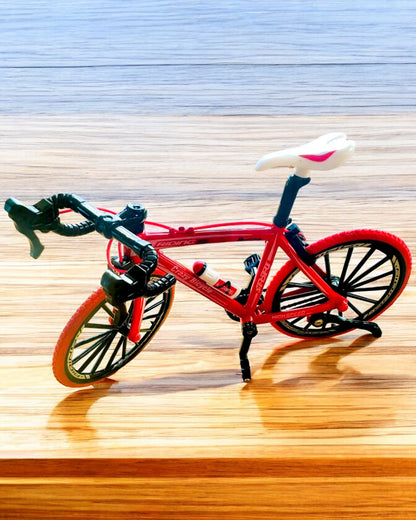 Miniatuur Model Metaal Rode Fiets "SpeedMaster" personalisatie met gravure als cadeau, 2 kleurvarianten