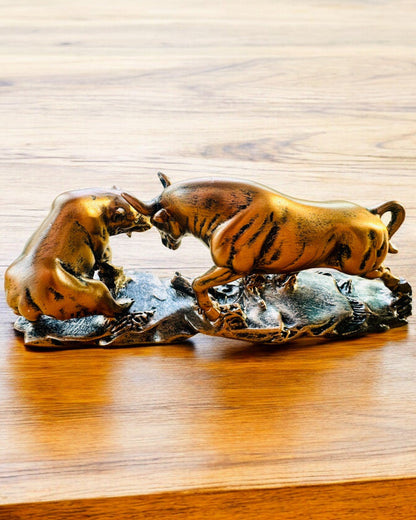 "The Clash of the Bull and the Bear" - Copper-red sculpture with engraving option