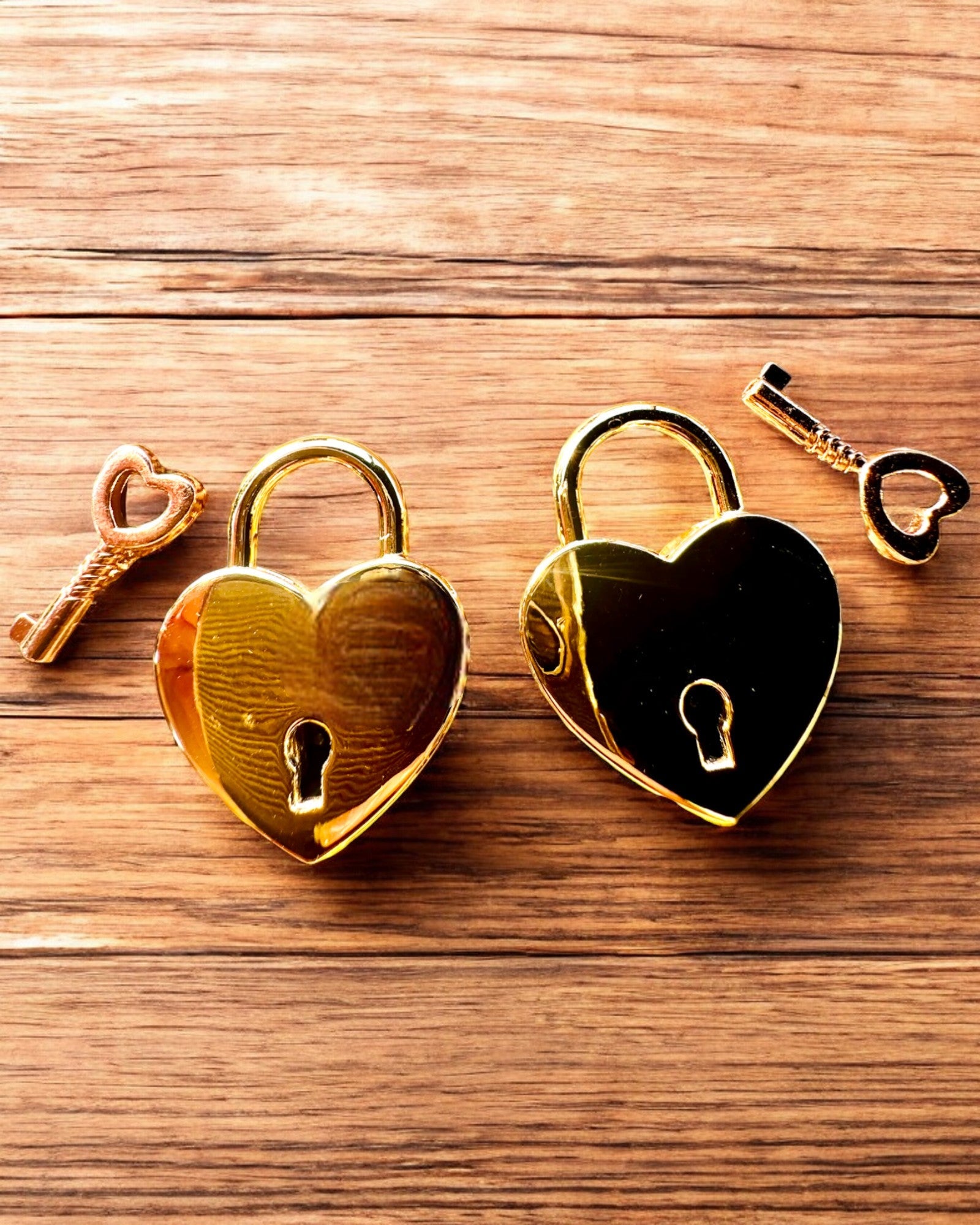 Love Mini Padlocks Heart DeLuxe - Set of 2 padlocks with keys, 6 variants to choose from, personalization option with engraving for a gift