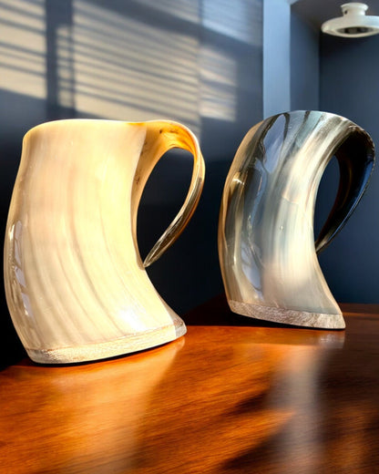 Compact, 350 ml, Sculpted Mug 'Masterpiece' with the possibility of personalization by engraving - 2 color variants