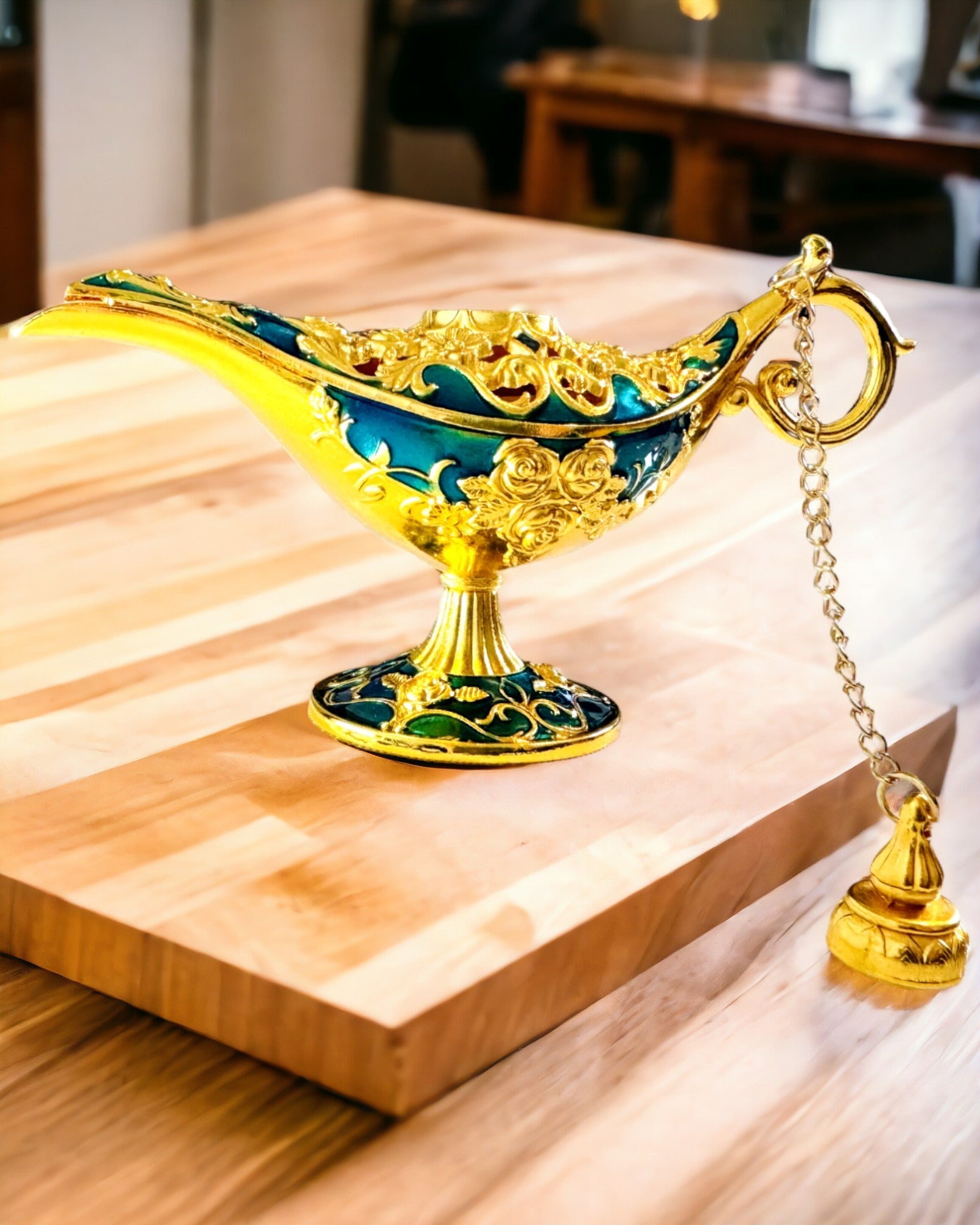 Petite Lampe Aladdin Fait Main - Artisanat Métallique Artistique pour Décoration Intérieure, gravure