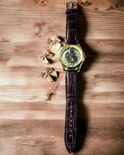 Herenhorloge met Doorzichtig Mechanisme - Elegant en Precisie in Gouden Omhulsel