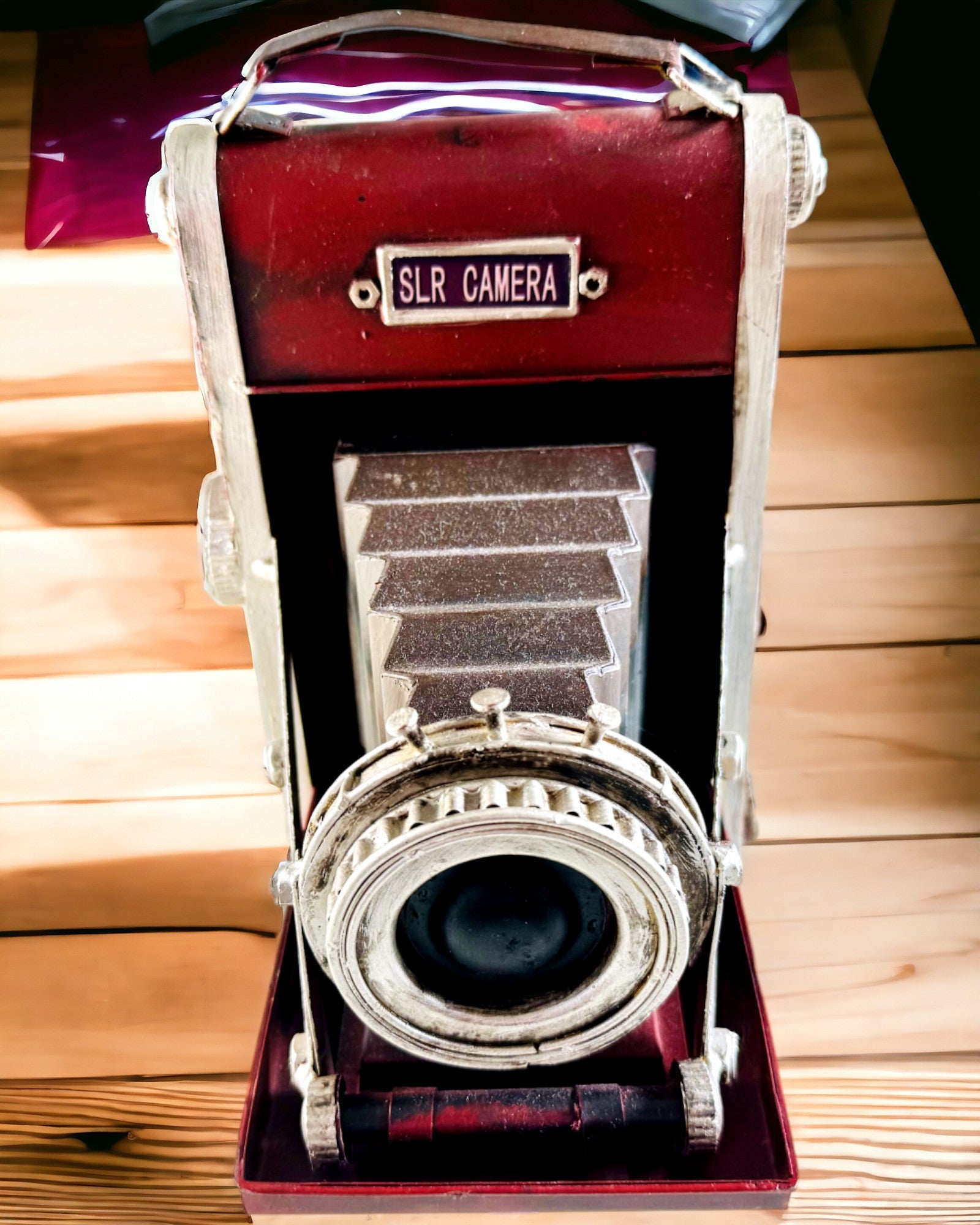 Vintage Vision: Decoratieve Retro Camera met Graveermogelijkheid