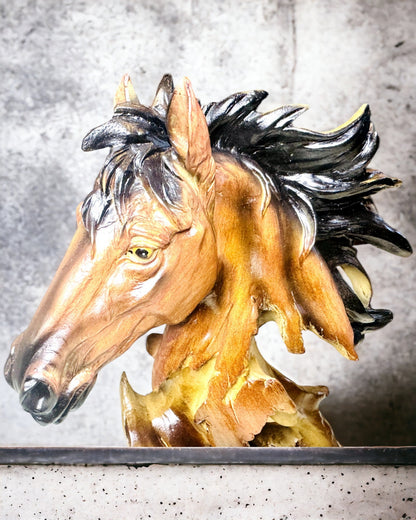 Sculpture de Cheval en Résine dans un Style Abstrait