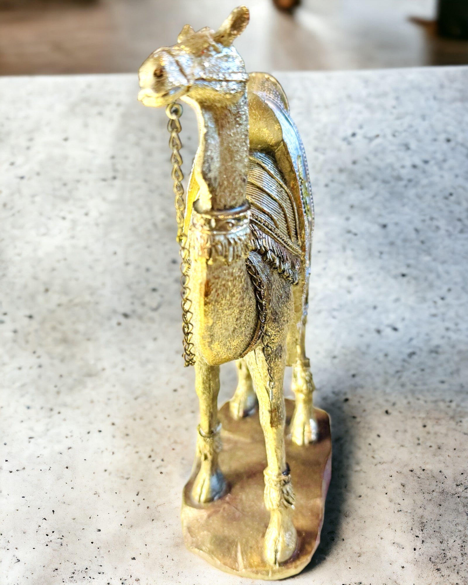 "Desert Wanderer" Figurine - Decorative Resin Camel with Engraving Option