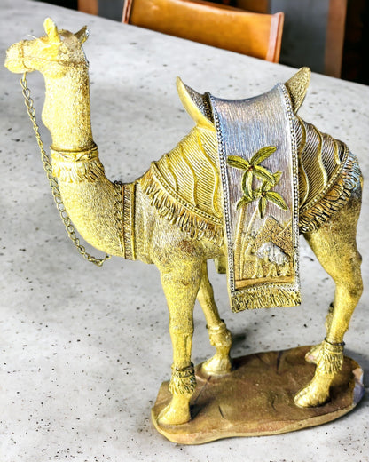 "Desert Wanderer" Figurine - Decorative Resin Camel with Engraving Option