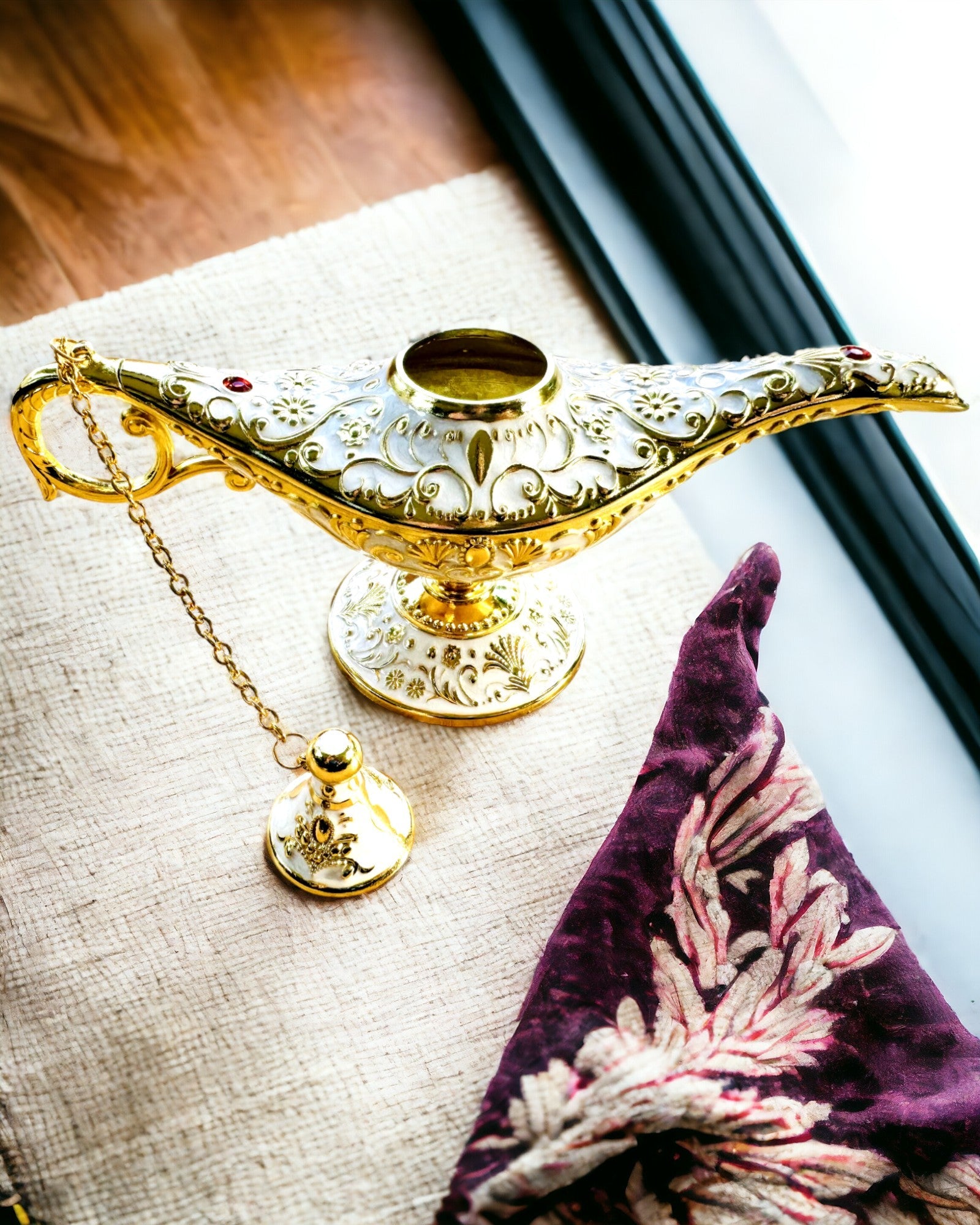 Magische Aladdin Lamp met Graveermogelijkheid - Witte Variant, verweven met goud