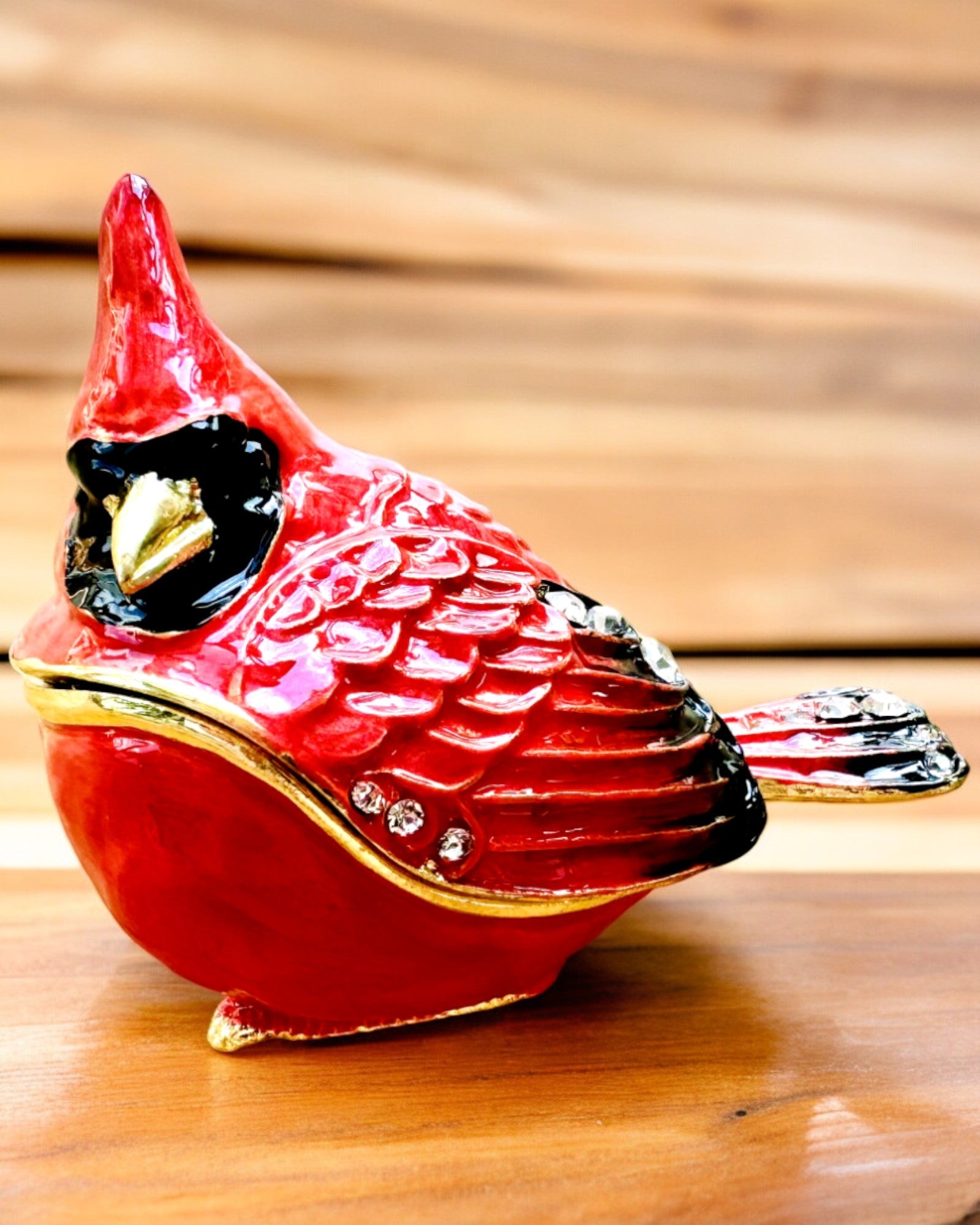 Elegant cardinal-shaped box with engraving option