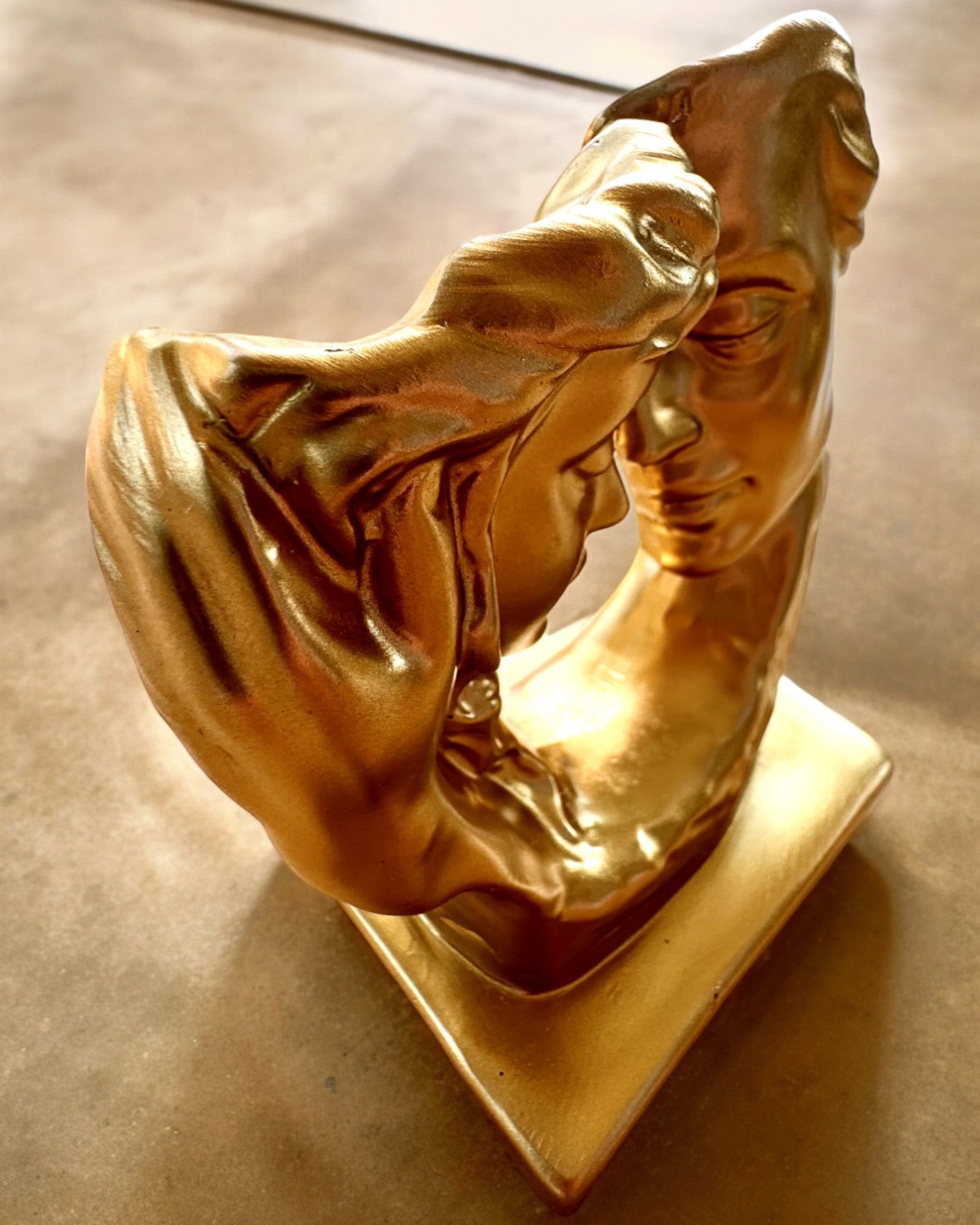 Figurine "Gouden Verbinding" - 13,5 cm hoog, Decoratief met Gravure Optie