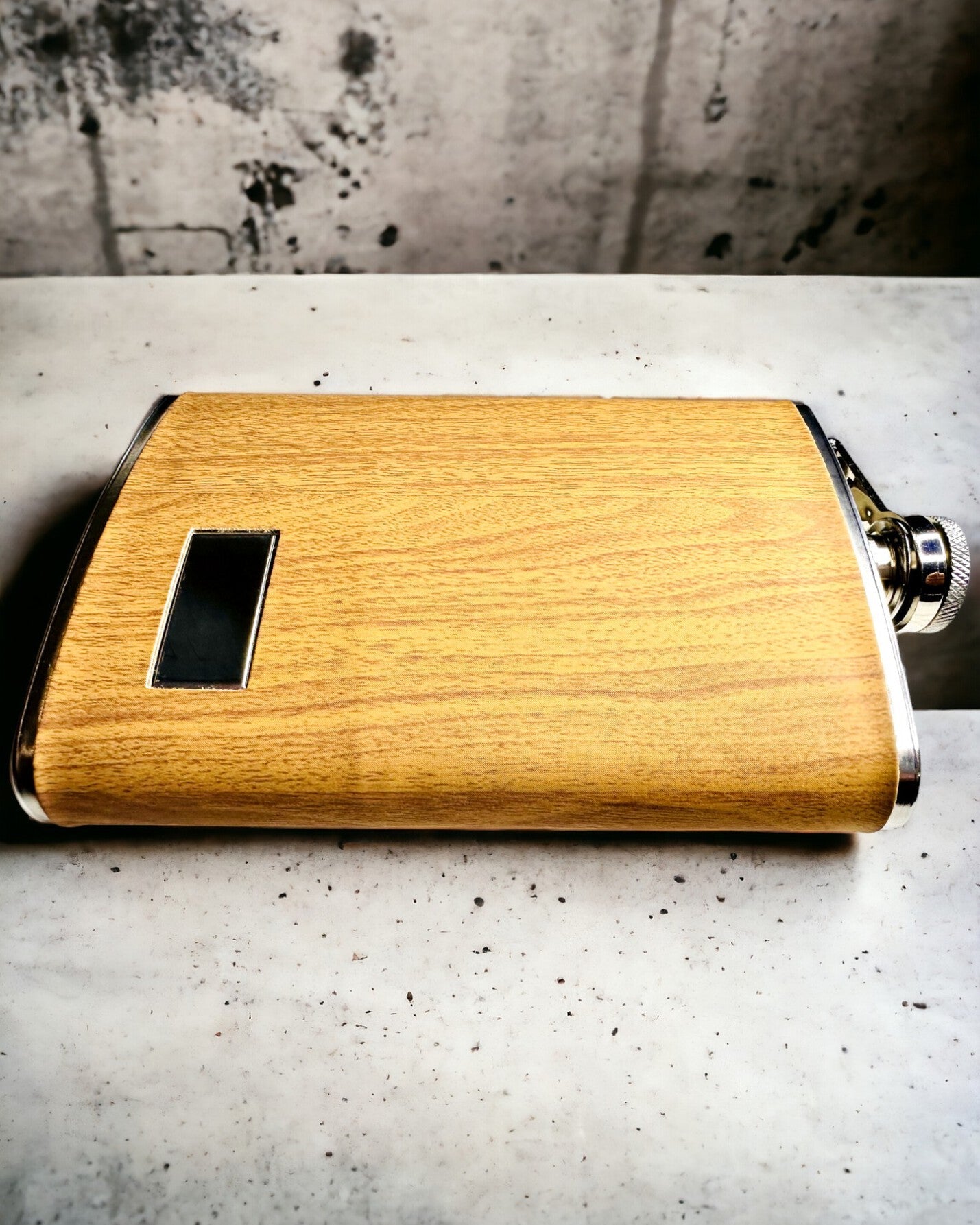 Wooden Set "Flask Elegance" with the possibility of personalization by engraving