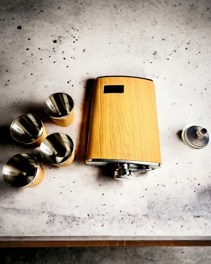 Wooden Set "Flask Elegance" with the possibility of personalization by engraving