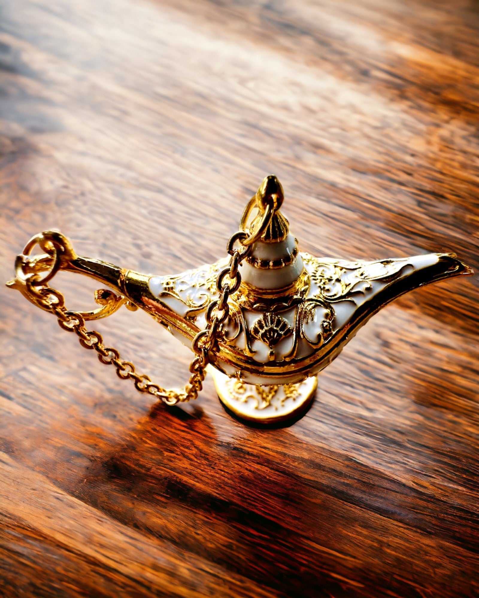 Little 4 cm Aladdin's Magic Lamp, keychain, 6 color variants - Enchanted Memories, personalization with engraving