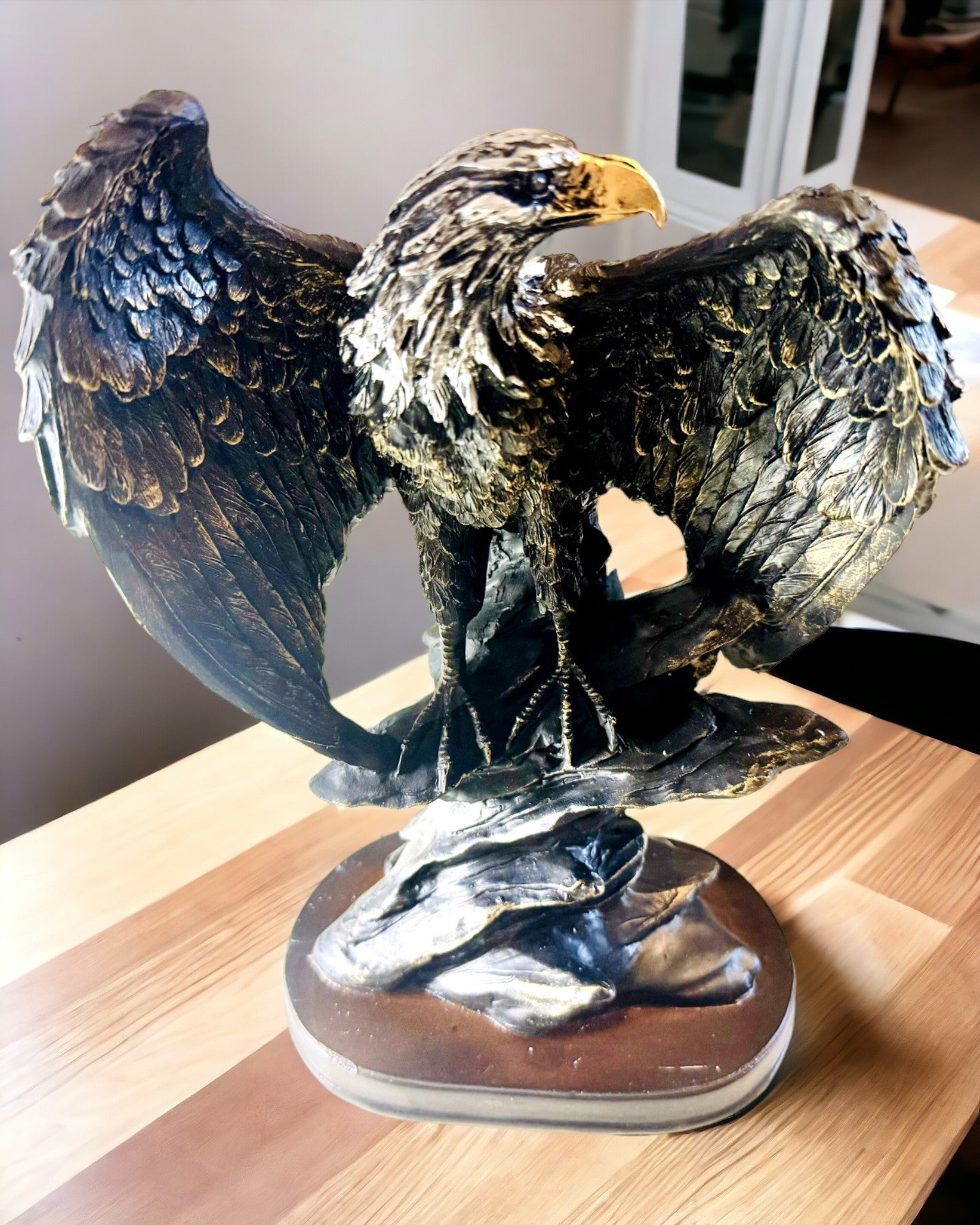 Dekorative Statue "Fliegender Adler" – Majestätisches Symbol von Stärke und Freiheit