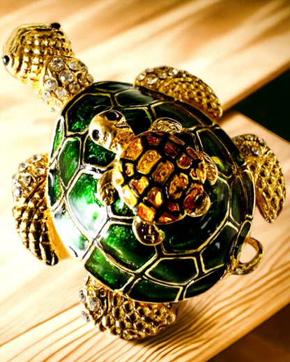 "Turtle Family" Box - green color, personalization with engraving