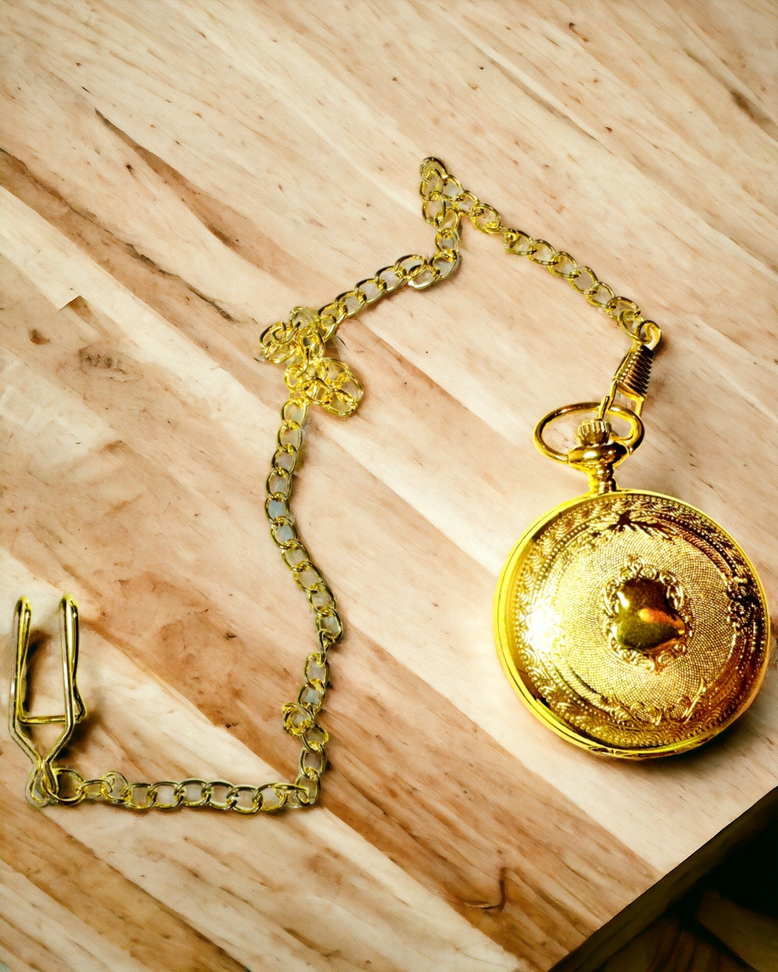 Golden Color Vintage Style Pocket Watch with Engravings – Elegant Men's Accessory, Perfect Gift Idea