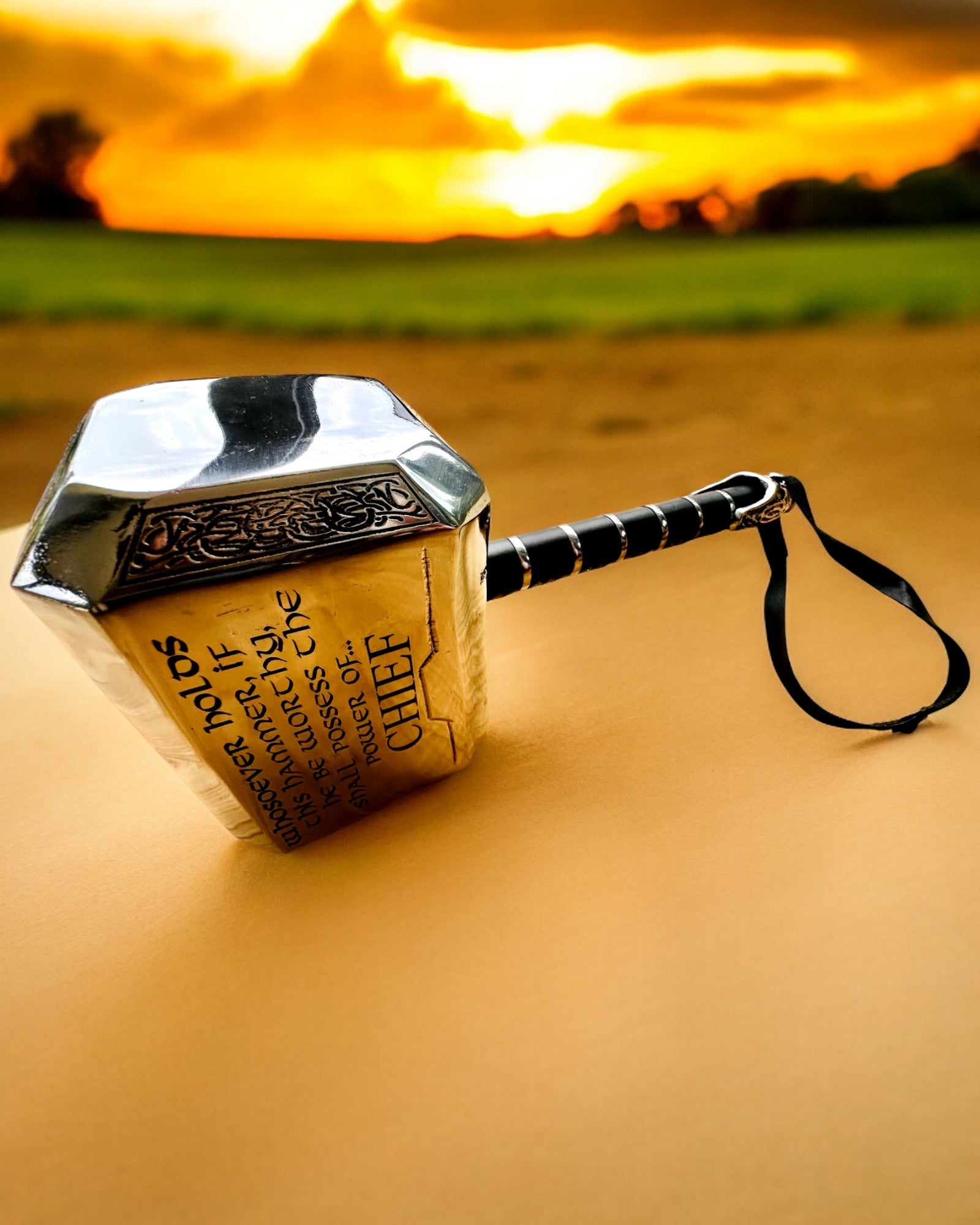 Mjölnir "Chief" - Handgefertigter Schmiedehammer, Personalisierung mit Gravur als Geschenk