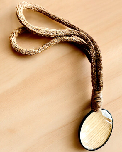 Hand magnifying glass with artisan string - "Indian Elegance"