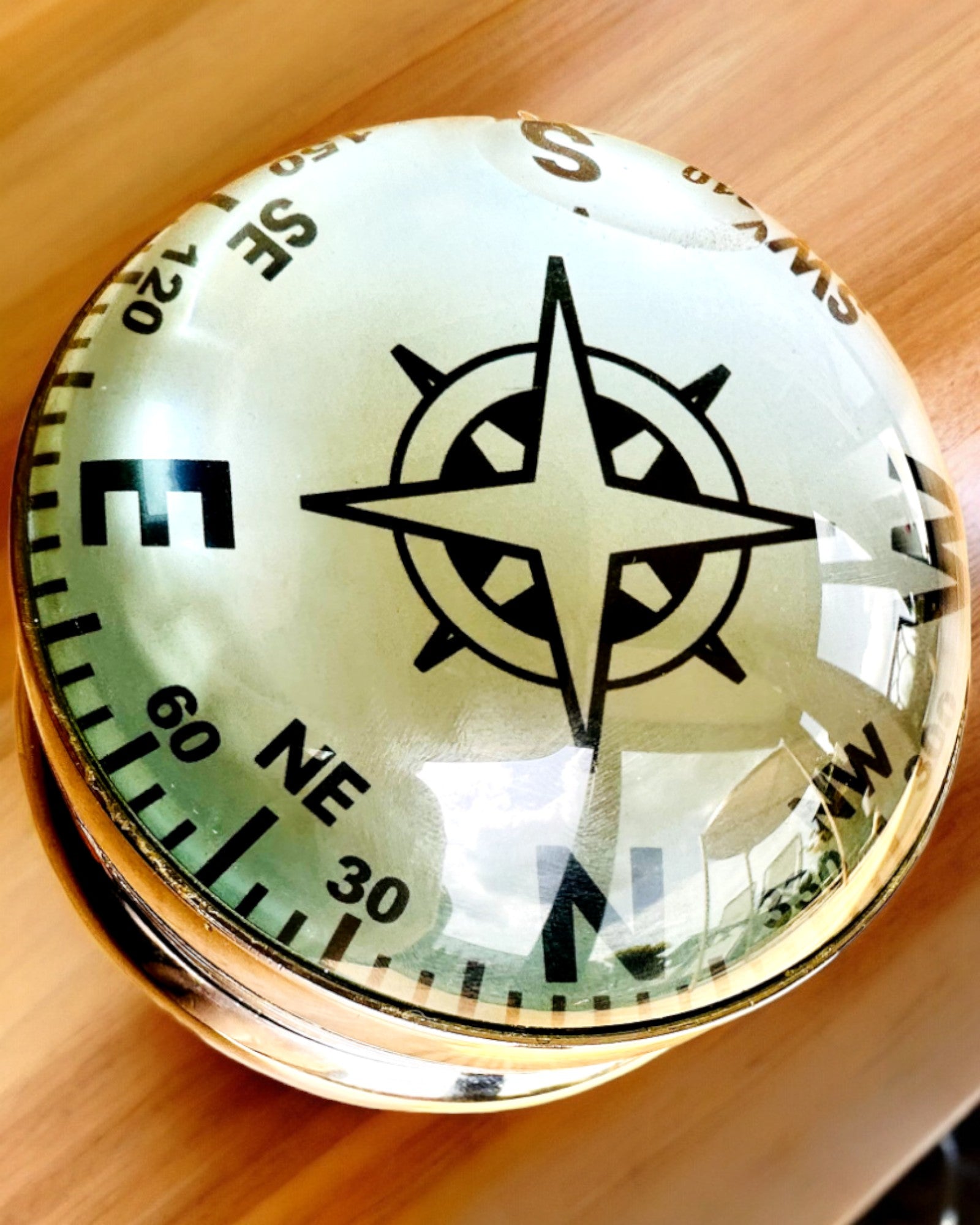 Bailey Compass Clock - Elegancki Zegar z motywem Kompasu z Możliwością Grawerowania