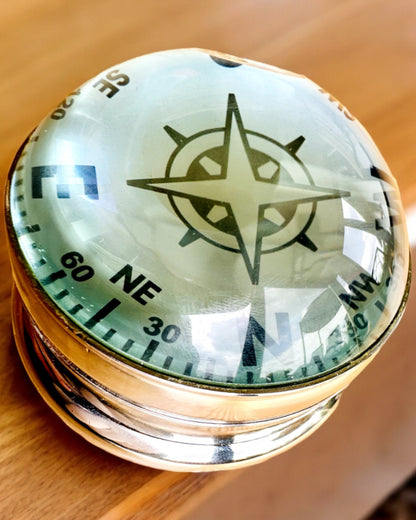 Bailey Compass Clock - Horloge Élégante avec Motif de Compas et Option de Gravure