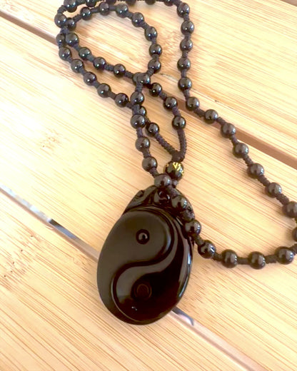 Obsidianowy Amulet Yin Yang z Grawerem - Harmonia i Ochrona, personalizacja grawerem na prezent