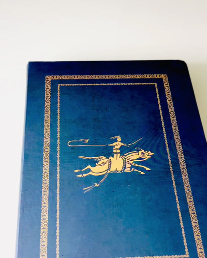 Cahier Classique à Couverture Rigide avec Motif de Lancer - Bleu Marine. Possibilité de gravure.