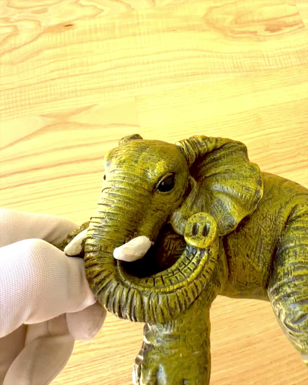 Figurine d'éléphant "Petit Chanceux" avec possibilité de gravure pour un cadeau