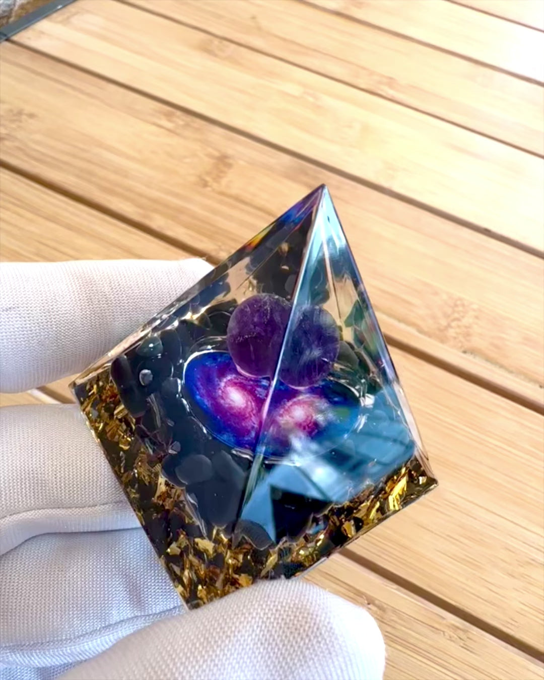 Orgonite Energy Pyramid of Cosmic Energy - Amulet with Amethyst and Chips