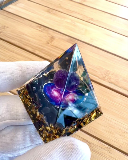 Orgonite Energy Pyramid of Cosmic Energy - Amulet with Amethyst and Chips