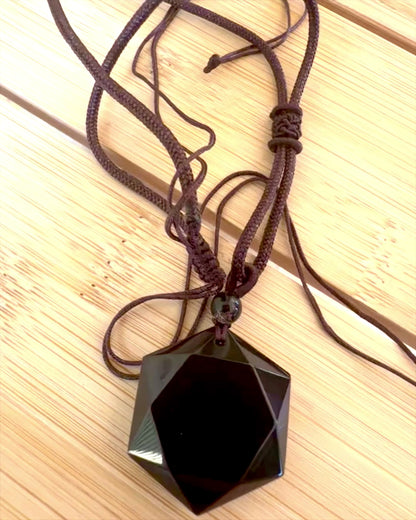 Amulet van zwarte obsidiaan "Davidster", mogelijkheid tot personalisatie met gravure als cadeau